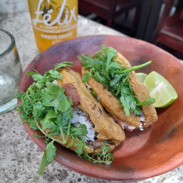 菜肴“Gorditas Prensadas”的照片