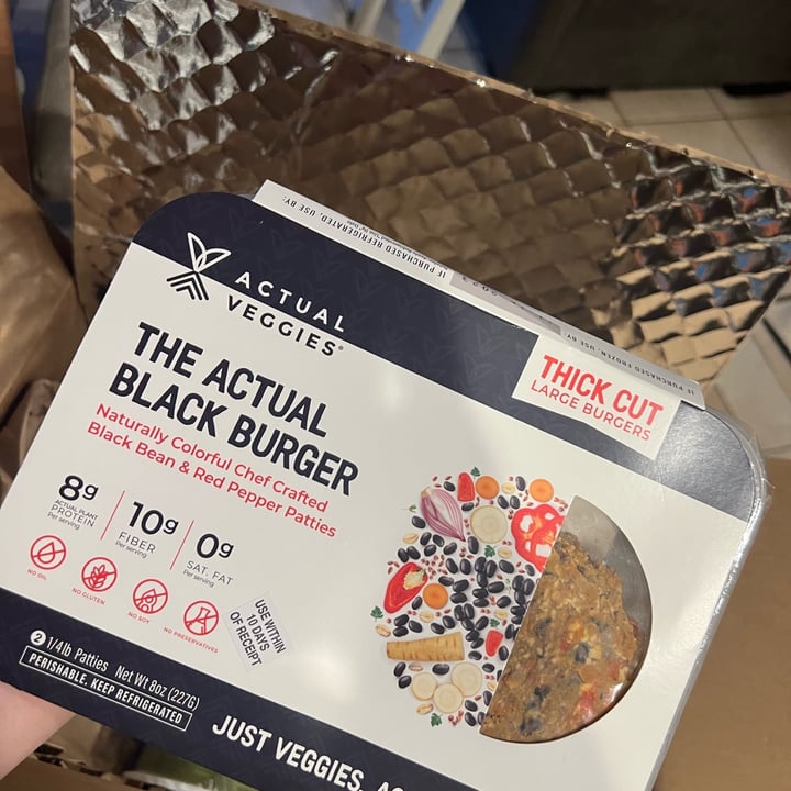 review photo of Actual veggies Actual Black Burger shared by @revoltingviolet on 22 Nov 2022 - review