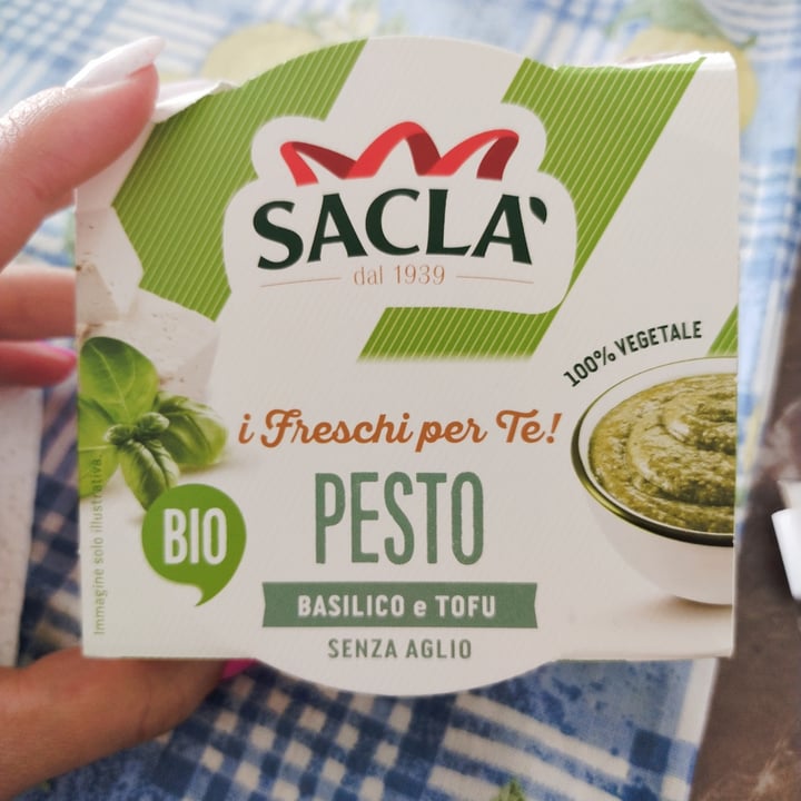 photo of Sacla' Pesto tofu e basilico shared by @robertacao on  10 Jun 2022 - review