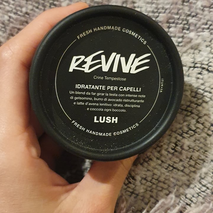 review photo of LUSH Fresh Handmade Cosmetics Hair Moisturizer Revive shared by @wave on 19 Mar 2022 - review