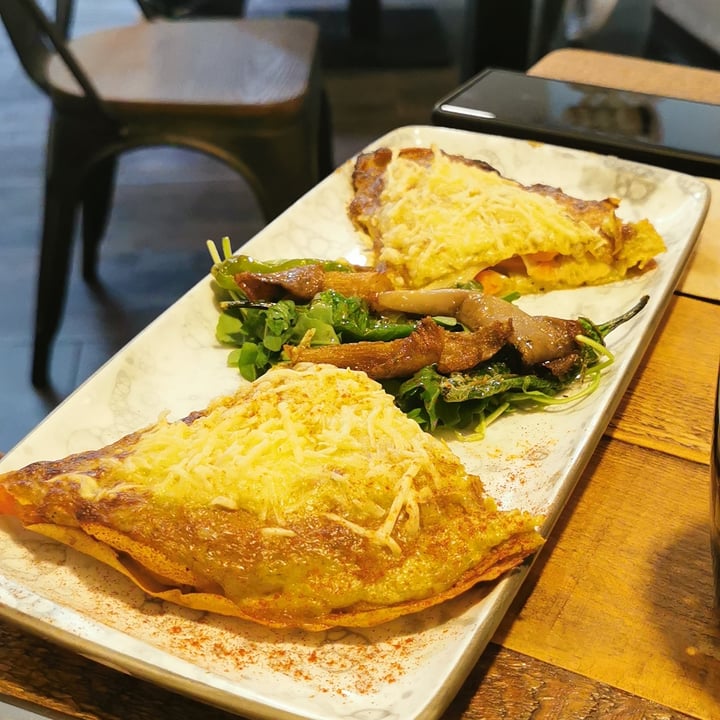 review photo of Enkuentro Cocina Natural Crepes de “pollo” con salsa de puerros shared by @veggieterranean on 12 Oct 2022 - review