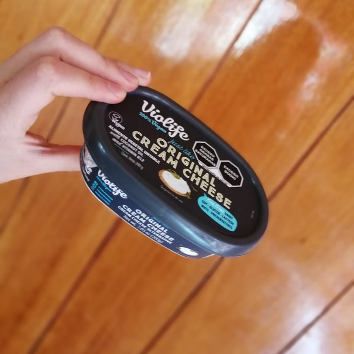 review photo of Violife Creamy Original Flavour shared by @beleneea on 27 May 2022 - review
