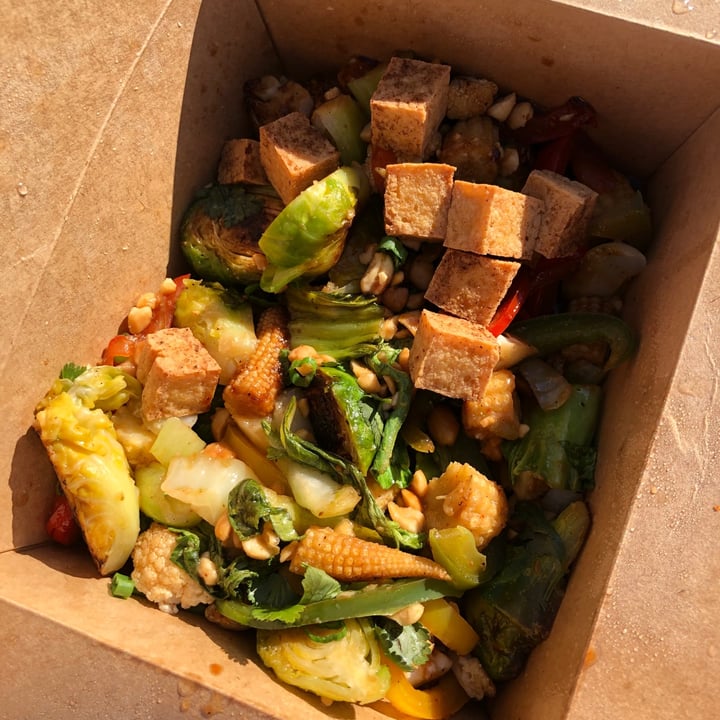 review photo of Landing House Veggie stir fry shared by @forksandplants on 02 Apr 2021 - review