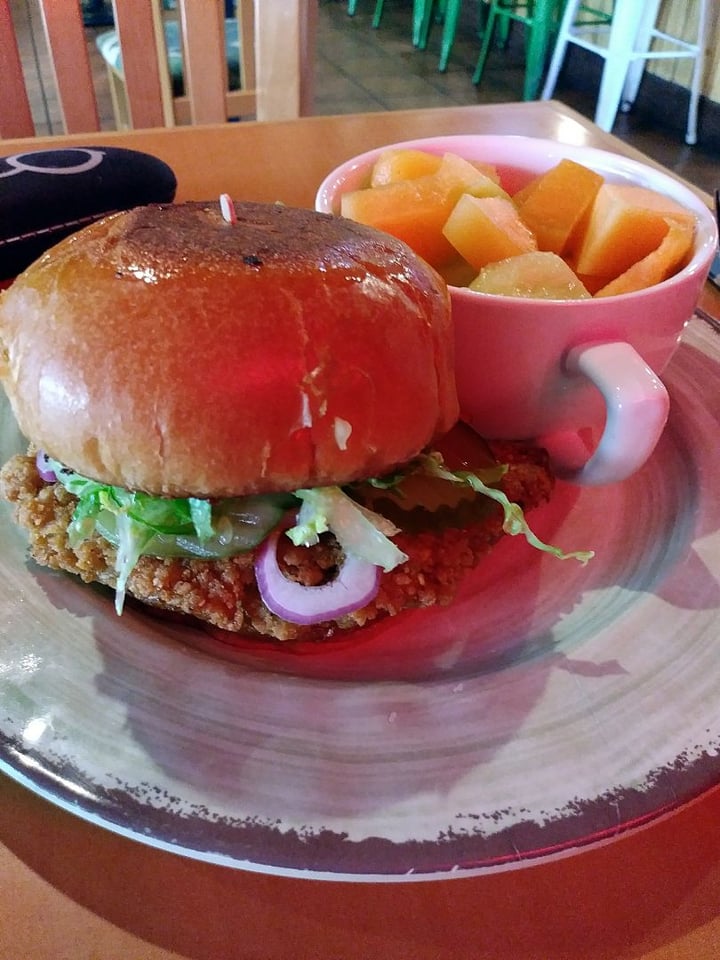 review photo of Vida Vegan Co Original Crispy Sandwich shared by @elementalv on 03 Feb 2020 - review