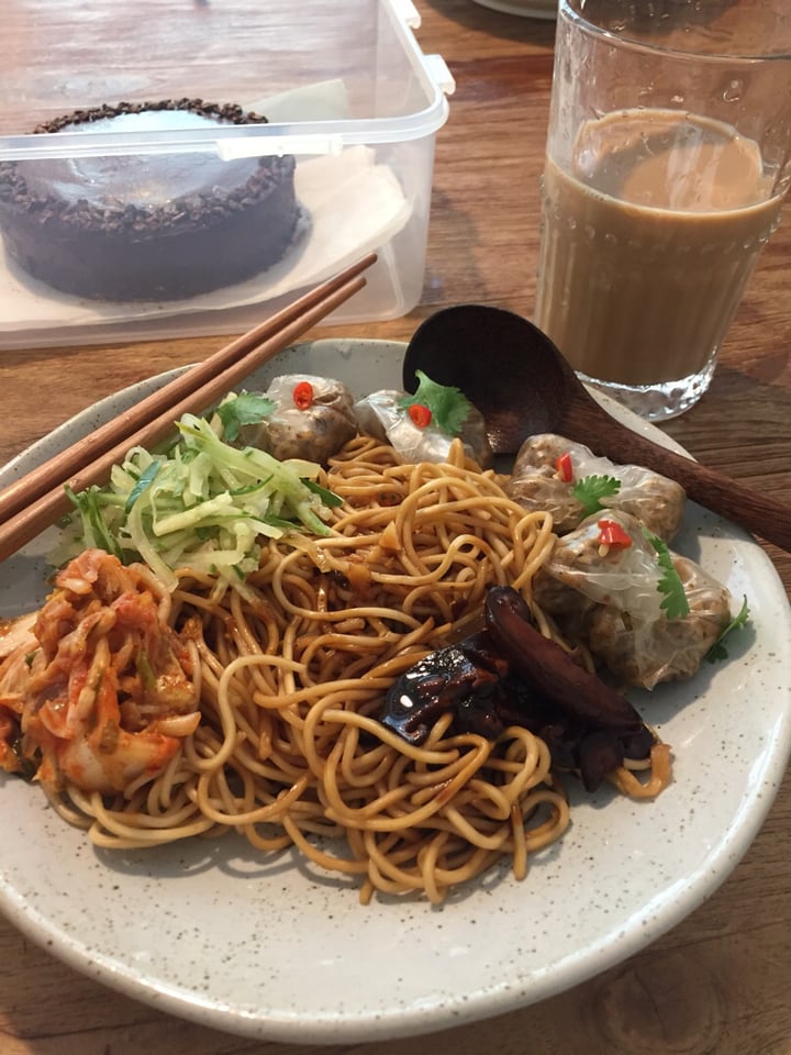review photo of The Breakfast Club SG Vegan Dumpling Noodles shared by @jojojojo on 18 Sep 2020 - review