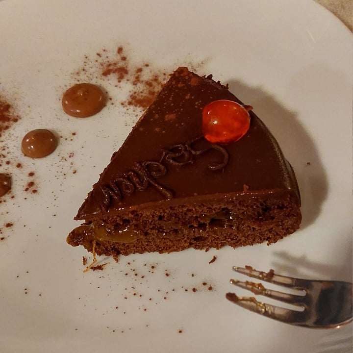 photo of Ristorante Vegano Biologico La Lanterna Torta Sacher shared by @annoukkk on  02 Nov 2022 - review