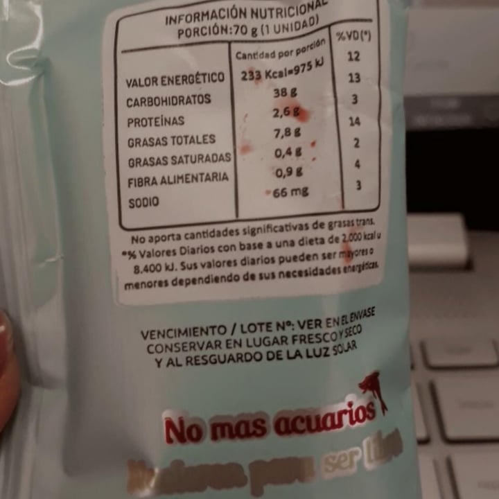 photo of Un Rincón Vegano Alfajor Chocolate Blanco shared by @rubyblair on  25 Dec 2020 - review