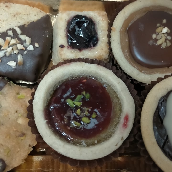 review photo of Pasticceria Battistini biscotti vegan shared by @francescascaioli on 20 Jun 2022 - review