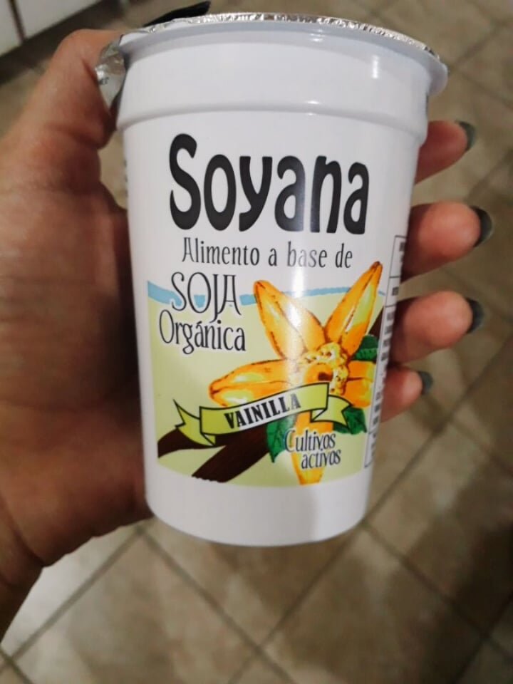 review photo of Soyana Yogurt a Base de Soja sabor Frutilla shared by @lucianaari on 07 Dec 2019 - review