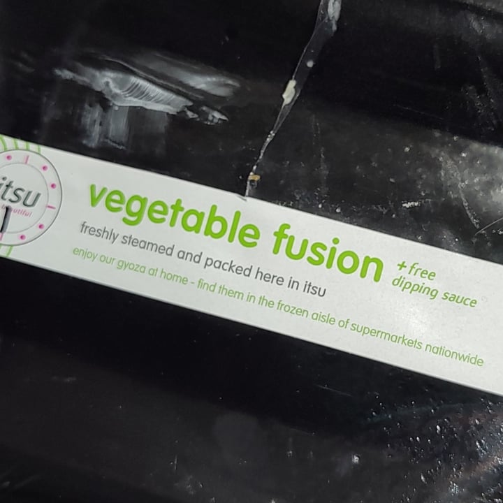 photo of itsu Vegetable Fusion Gyoza shared by @the-vegan-one on  19 Nov 2022 - review