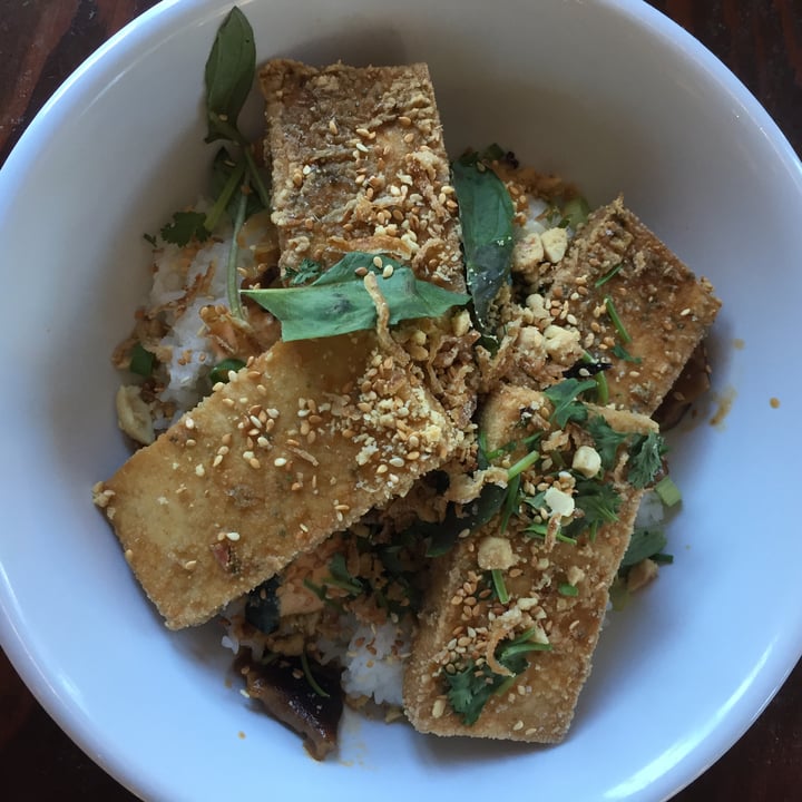 photo of World Street Kitchen Yum yum rice bowl with marinated tofu shared by @sorayadee on  09 Jul 2018 - review