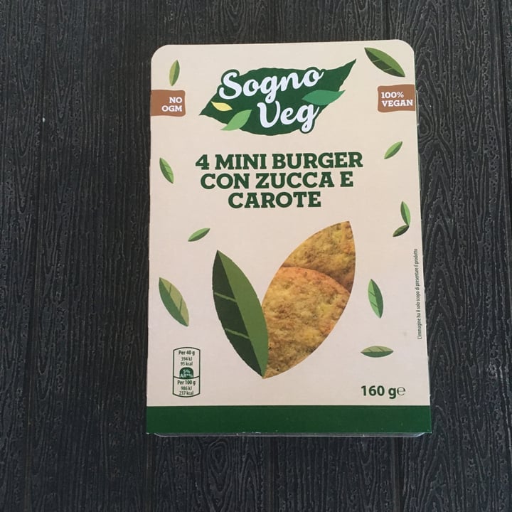 photo of Sogno veg 4 mini burger con zucca e carote shared by @annamarias on  24 Aug 2022 - review