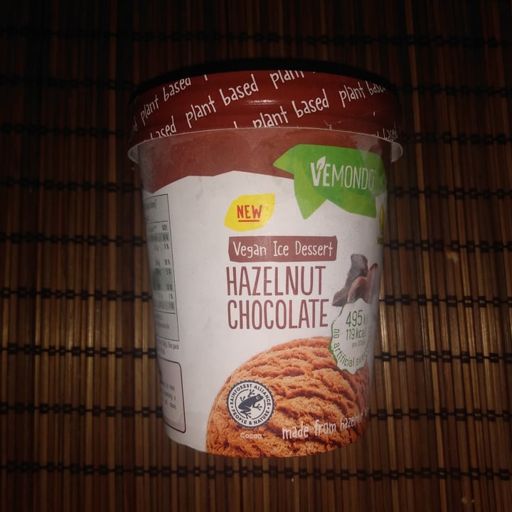 photo of Vemondo Vegan Ice Dessert Hazelnut Chocolate shared by @tggsk8 on  28 Apr 2022 - review