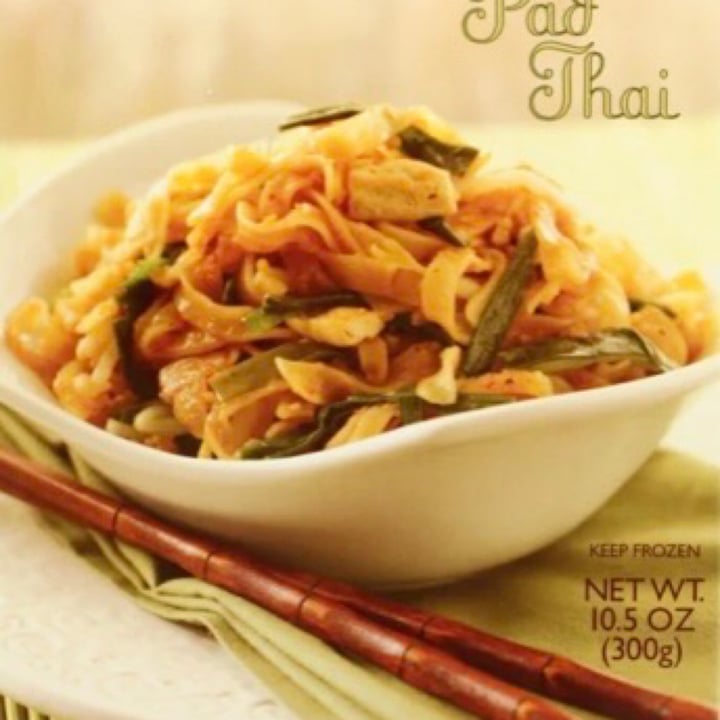 photo of Trader Joe's Vegetable Pad Thai shared by @ebisan on  22 Jul 2021 - review