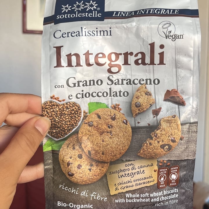 photo of Sottolestelle Biscotti Integrali Con Grano Saraceno E Gocce Di Cioccolato shared by @elisalu on  21 Aug 2022 - review