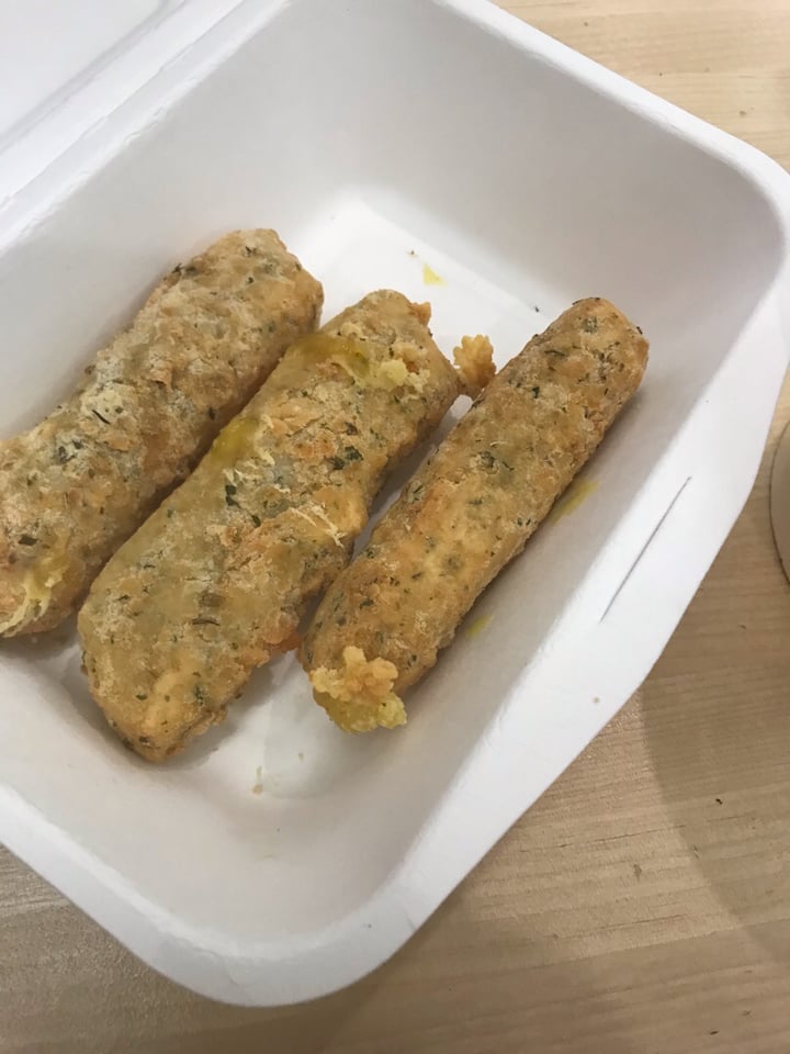review photo of Hang Space Cheez Sticks shared by @sapphicmedusa on 16 Nov 2019 - review