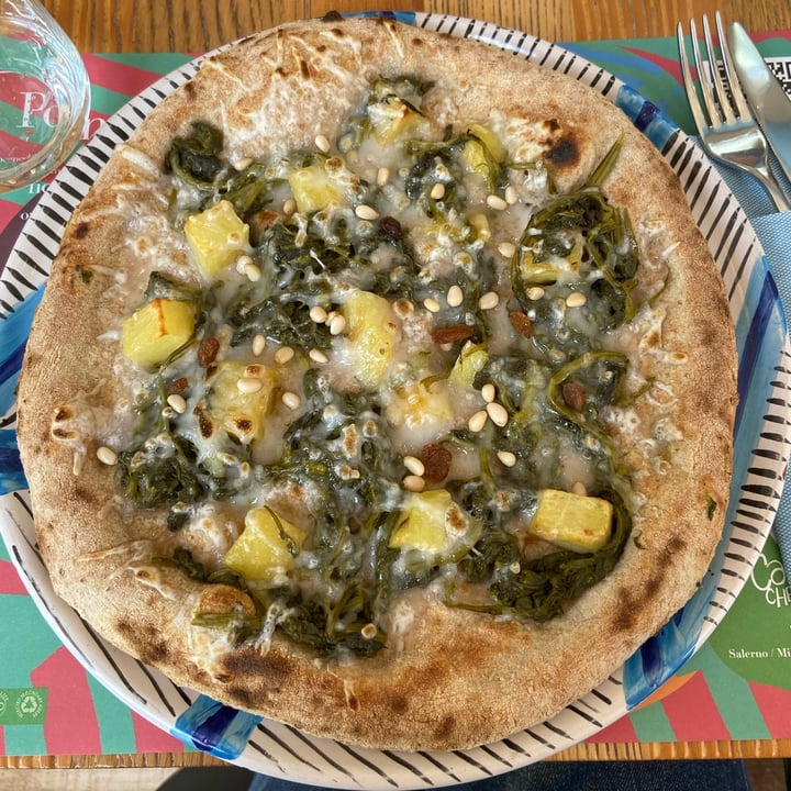 photo of Capperi che Pizza Pizza con Cime di Rapa, Patate, Pinoli E Uvetta shared by @raffylanfen on  15 Apr 2022 - review