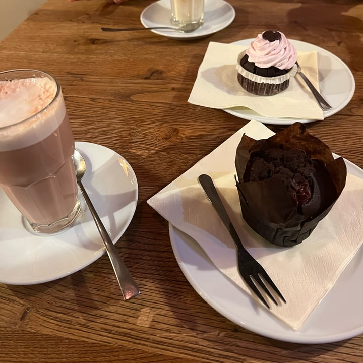 photo of Krawummel - different dining Choclate-Cherry Muffin shared by @isischnd on  28 Jan 2022 - review