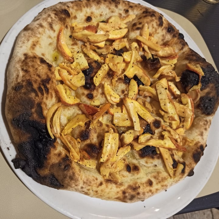 review photo of La Villa Pizza Ovuli Insalata shared by @yuki2016 on 16 Sep 2022 - review