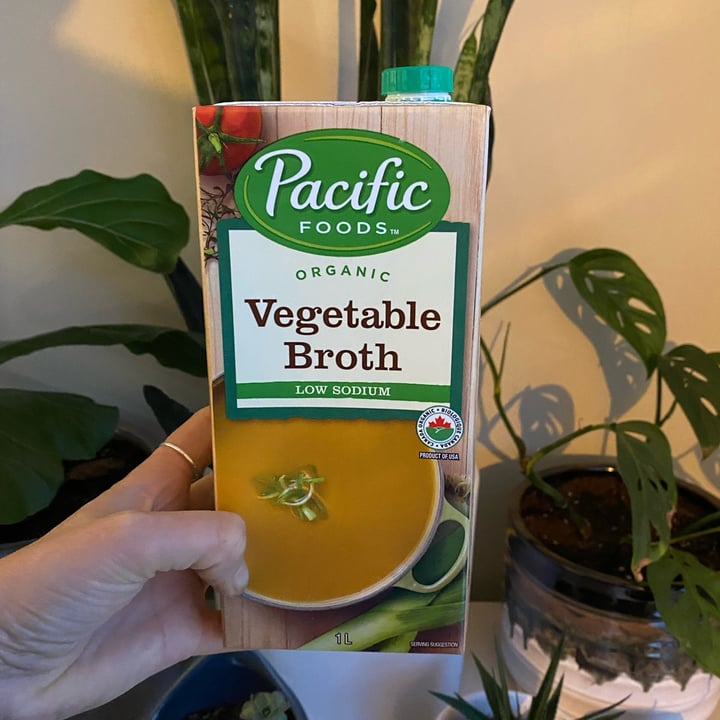 photo of Pacific Foods Organic Vegetable Broth shared by @becs10 on  28 Oct 2021 - review