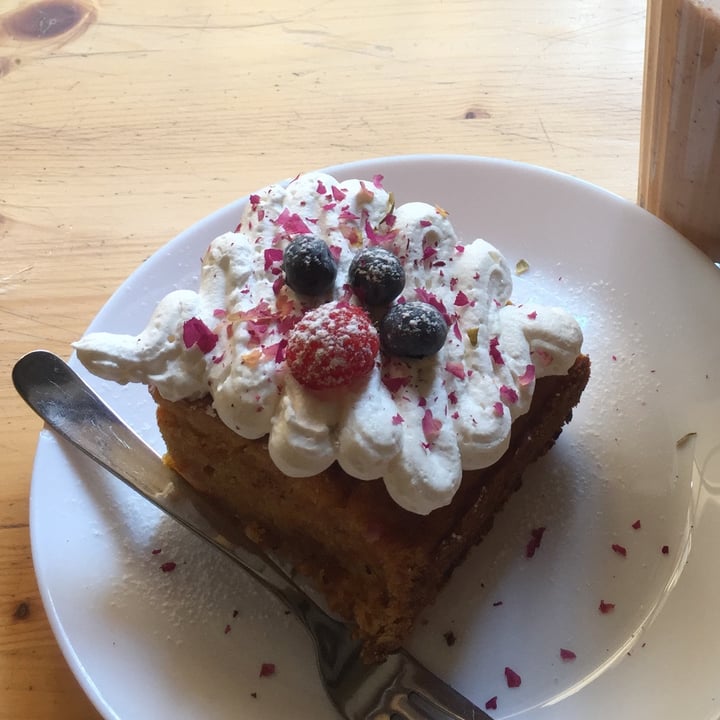 photo of Zazie Verona Carrot Cake shared by @martina01 on  02 Aug 2022 - review