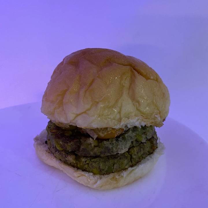 photo of Sanguchán Burger De Arvejas shared by @juliastepanenko on  22 Apr 2022 - review