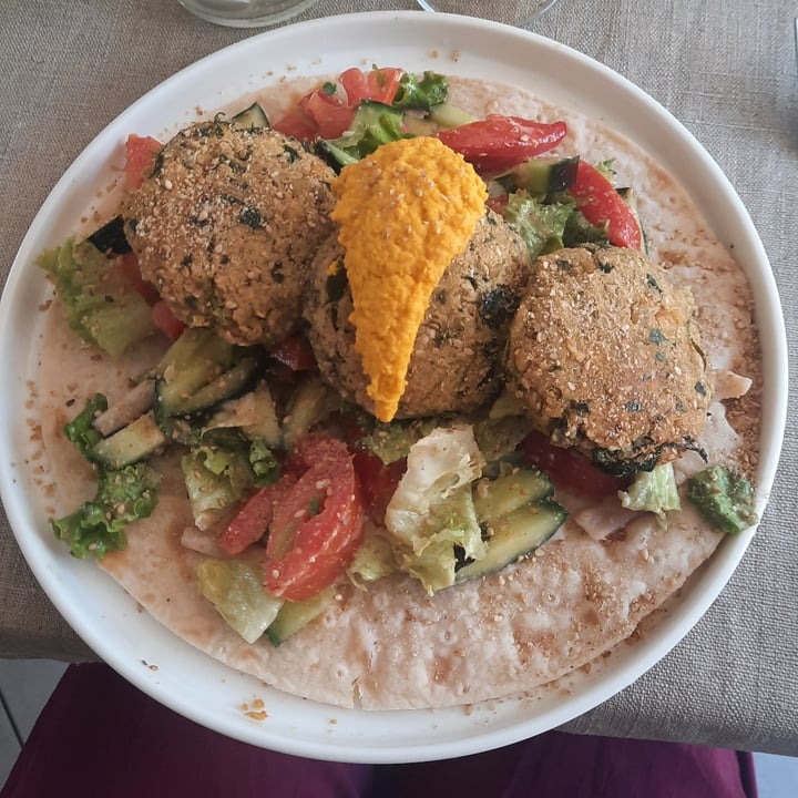 photo of Happy Green Food Falafel Wrap shared by @greta-5 on  14 Jun 2022 - review