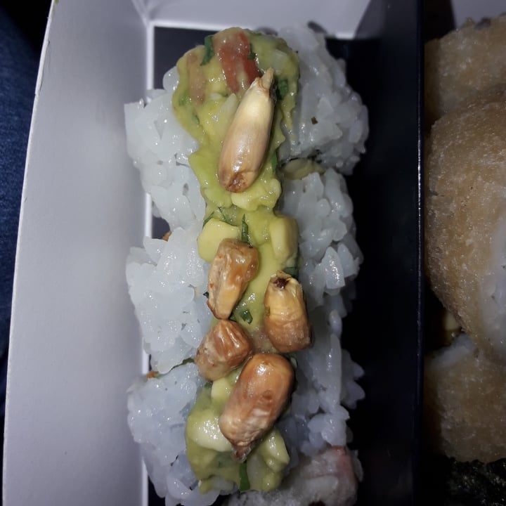 photo of SushiClub Combinado Vegan Leaves 15 Piezas shared by @yaam on  29 Jun 2022 - review
