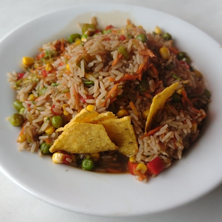 photo of Trixie American Diner Ensalada con arroz y verduras salteadas shared by @moshpitmaniac97 on  30 Oct 2022 - review
