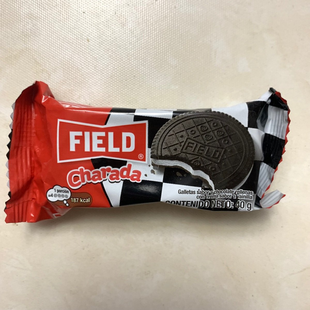 Field Charada Galletas (Chocolate Sandwich Cookies)