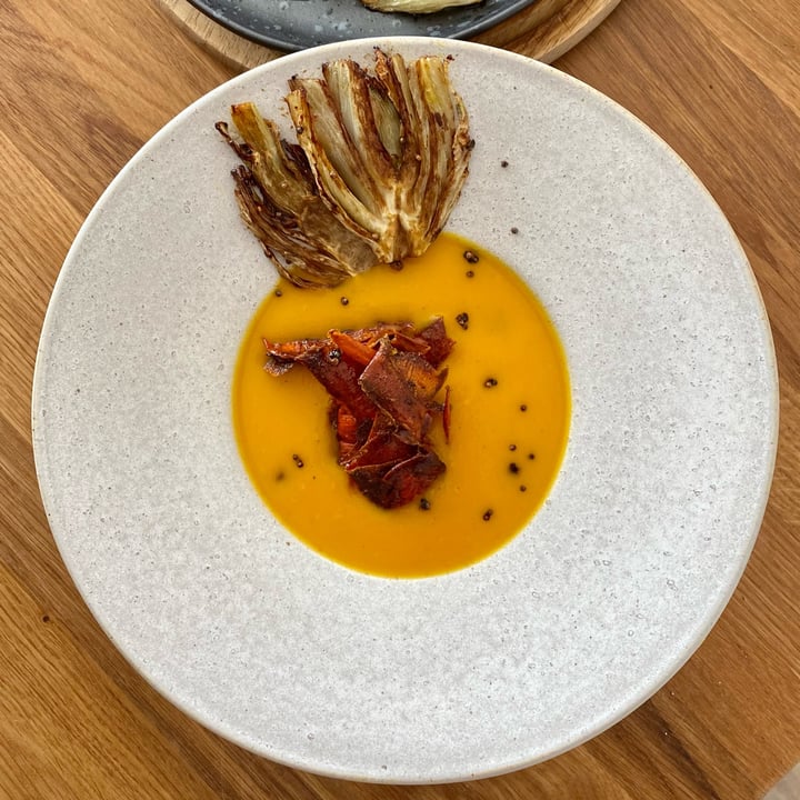 review photo shared by @lanastweet on 27 Sep 2022 - post
