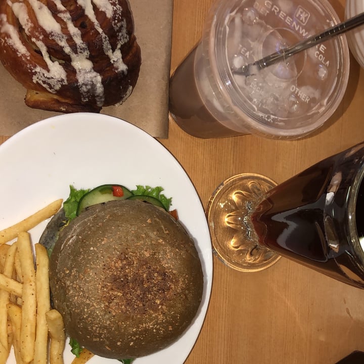 photo of Vegamo MX Falafel Burger shared by @daliaponce on  19 Feb 2021 - review
