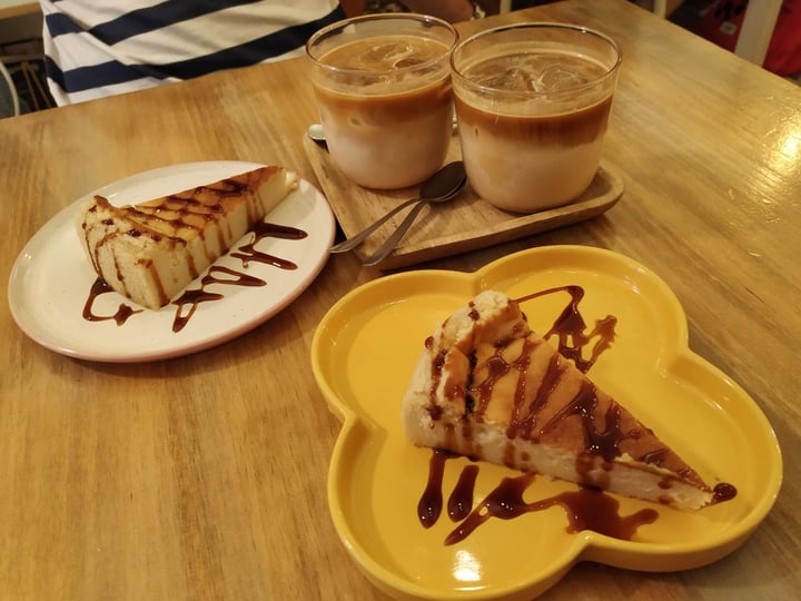 photo of Chillin' Cafe Cheesecake shared by @mariafortheanimals on  14 Jul 2019 - review