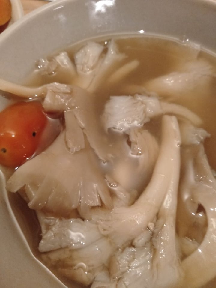 review photo of Pinto Thai Tapas Tom Yam Hed (Tom Yam Soup) shared by @alana on 12 Jan 2020 - review