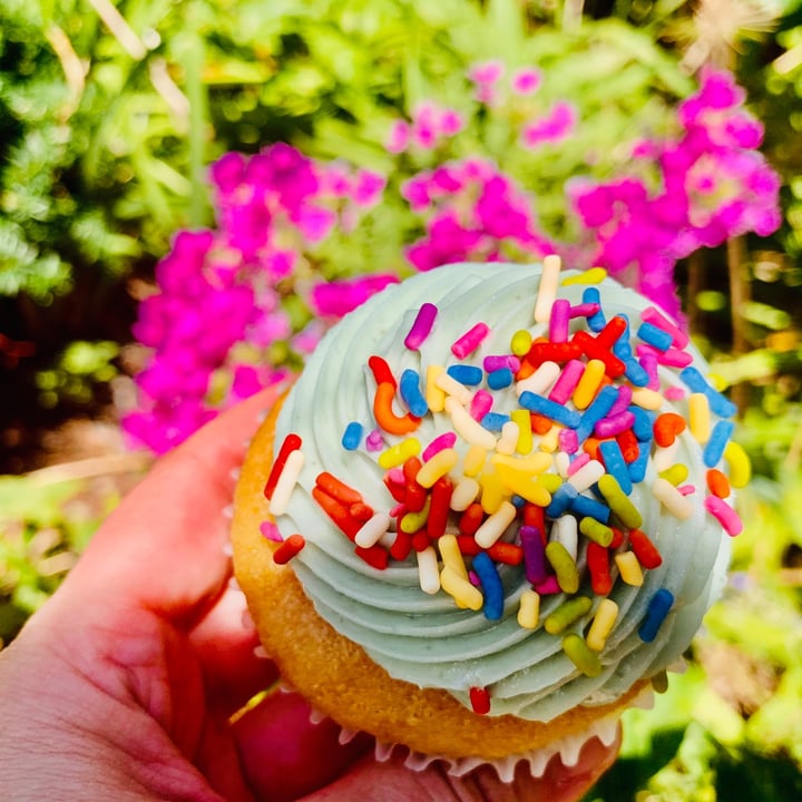 photo of Rainbow Bakery Vanilla Cupcake shared by @allhess on  30 Jul 2020 - review