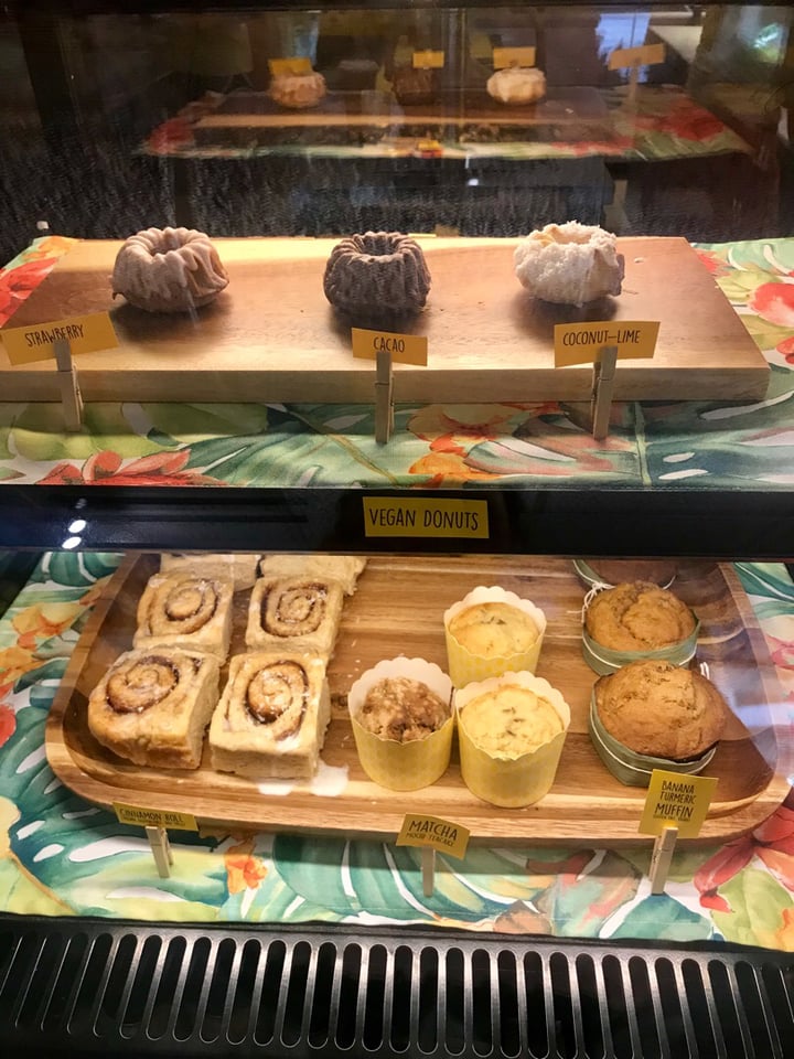 review photo of The Sunrise Shack Lemon Cake shared by @blakeadele on 21 Jul 2018 - review