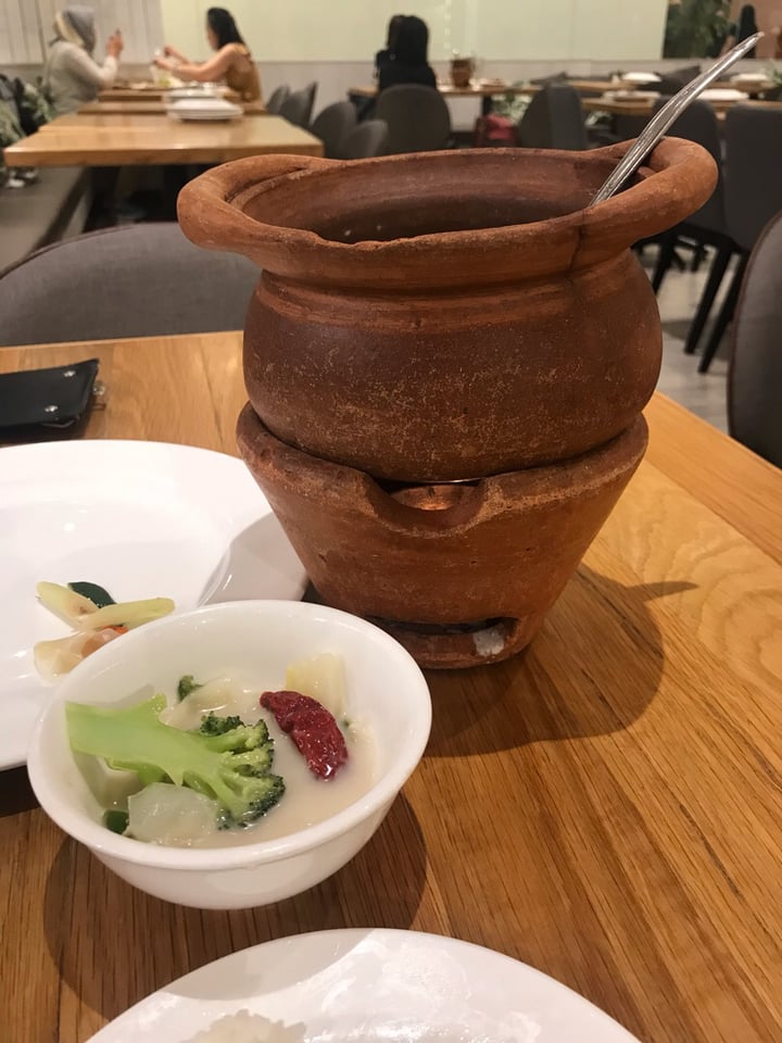 review photo of Bali Thai Ngee Ann City Veg Tom Kha Soup shared by @natabat on 21 Mar 2019 - review