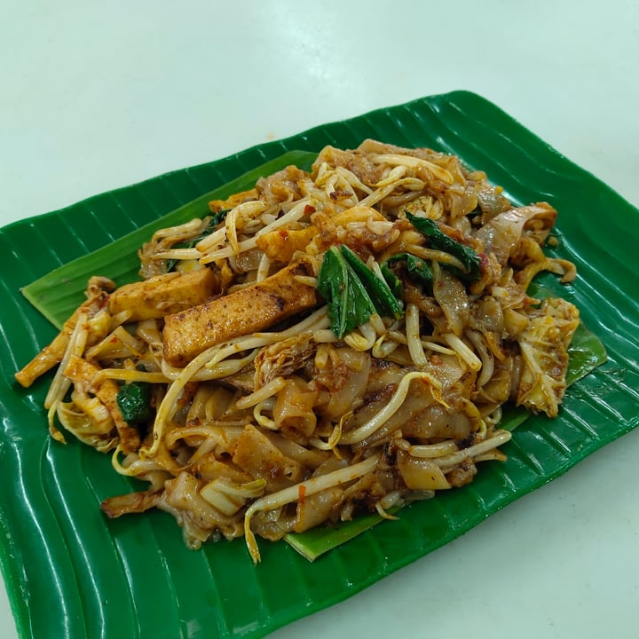 photo of Blue Boy Vegetarian Food Centre Vegetarian Fried Kuey Teow shared by @stevenneoh on  29 Aug 2020 - review