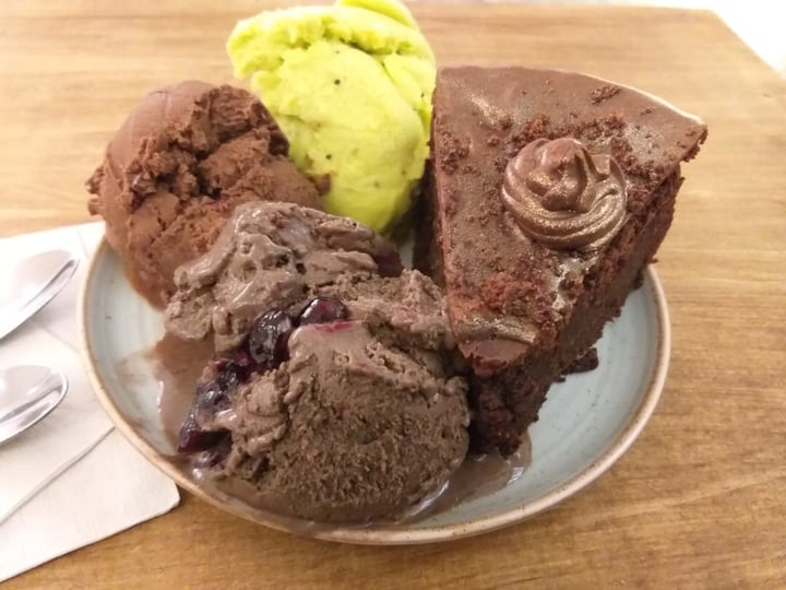 review photo of Sharbets Helado vegano y galleta de chocolate shared by @sarayong on 02 Dec 2019 - review