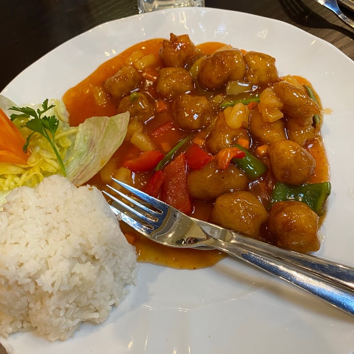 photo of Tau Vegan Restaurant Huhn Süss-Sauer shared by @connychiwa on  24 Jan 2021 - review