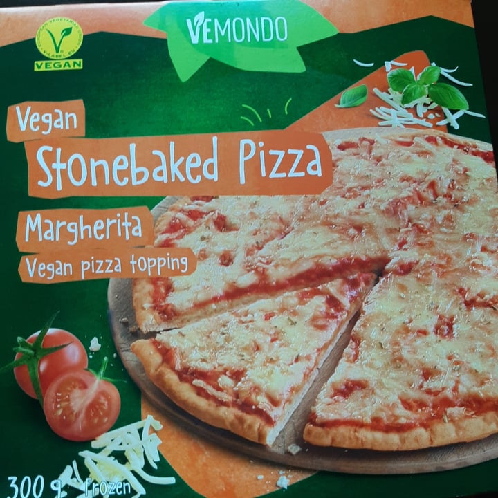 photo of Vemondo Pizza tomate y queso shared by @vigoveryvegan on  27 Jan 2022 - review