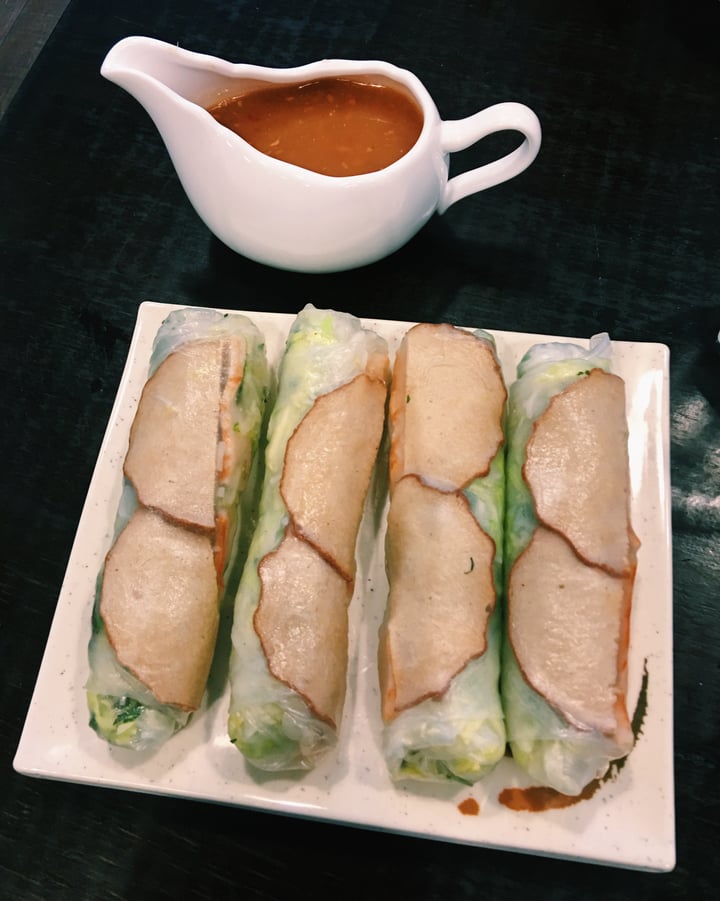 review photo of Huong Viet Vegetarian & Vegan Rice paper rolls with mock meat shared by @nourishbyneek on 13 Mar 2018 - review