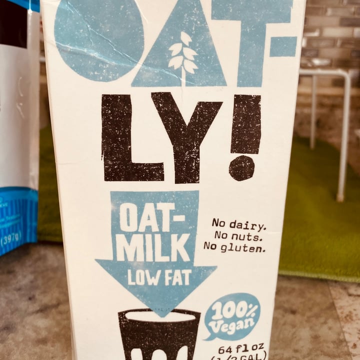 photo of Oatly Oat Milk Low-fat shared by @vpruitt on  13 Mar 2022 - review