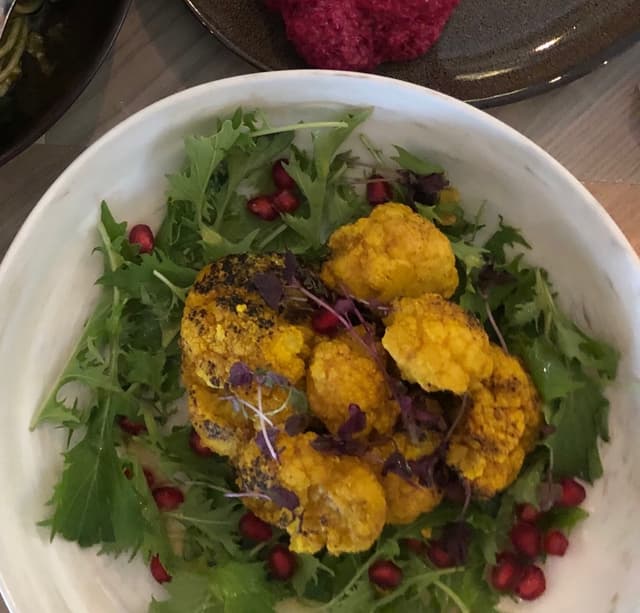 「Charred Cauliflower」の料理の写真