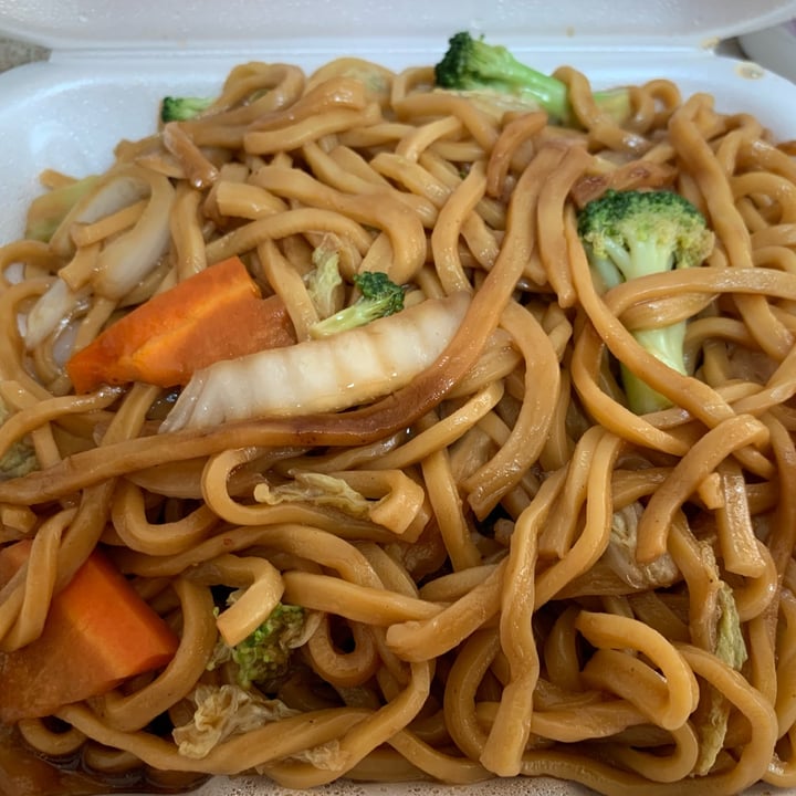 photo of Best Taste Veggie Lo Mein shared by @jeremytheape on  21 Sep 2022 - review