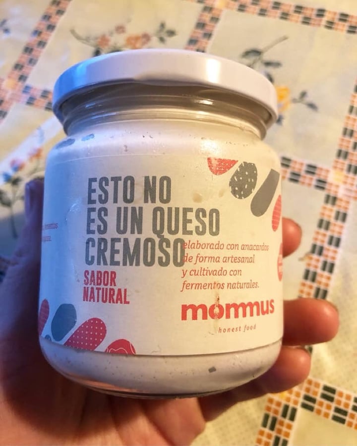 photo of Mommus Foods Queso Crema Sabor Natural shared by @anaiturrizar on  04 Jul 2019 - review