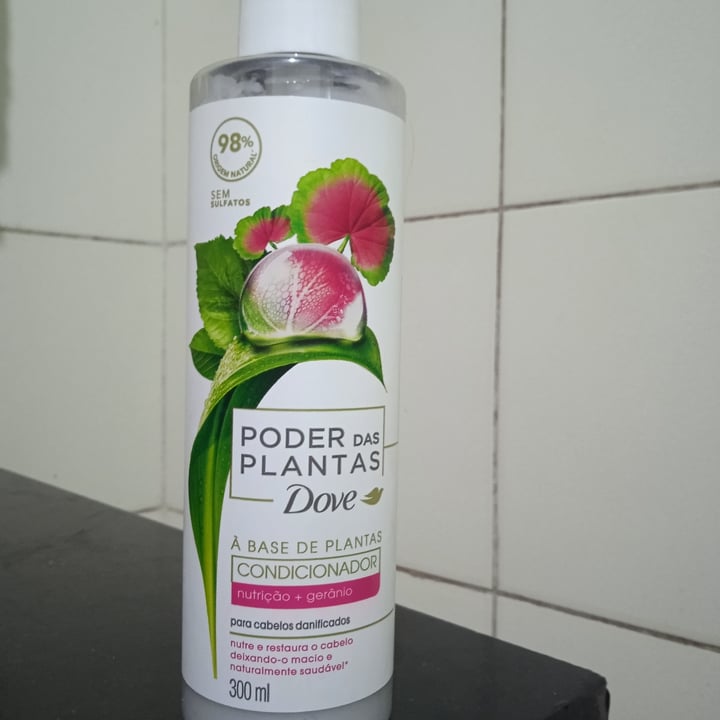 photo of Dove Condicionador Poder das Plantas G Nutrição + Gerânio shared by @karemandrade on  02 Sep 2022 - review