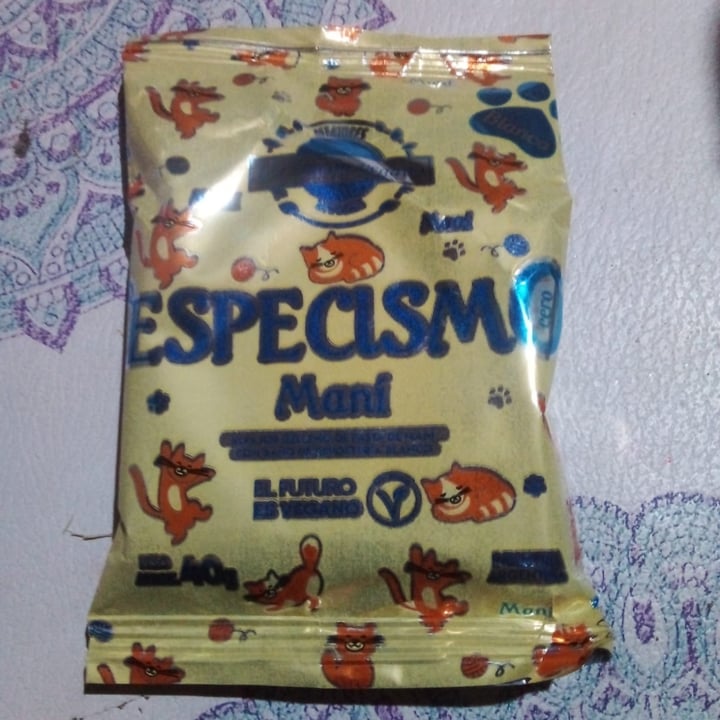 review photo of Un Rincón Vegano Especismo Cero Alfajor Relleno De Mani Con Baño De Repostería Blanco shared by @patrisegura on 26 Nov 2021 - review