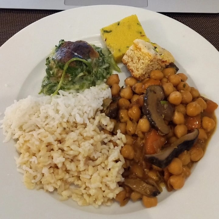 photo of Jardim Das Cerejas Restaurante Vegetariano Lda Buffet shared by @urcoolveganfriend on  28 Oct 2021 - review
