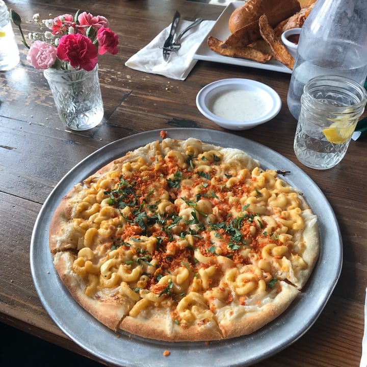photo of VegeNation Mac n cheese pizza shared by @millito on  05 Mar 2020 - review